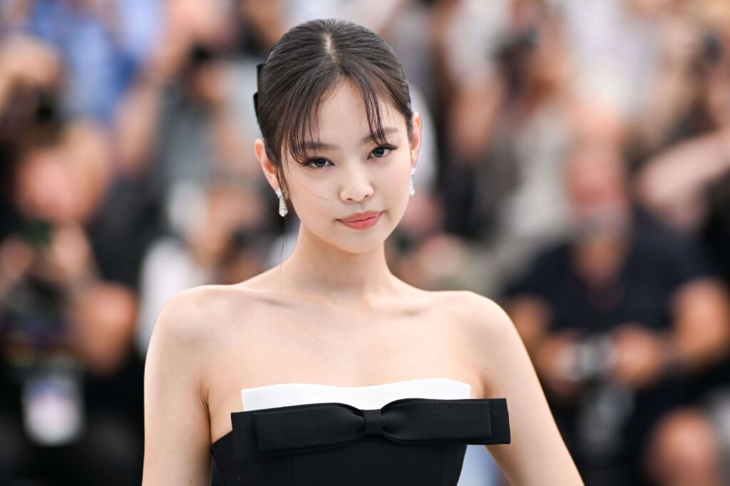 Jennie en la alfombra roja de Cannes